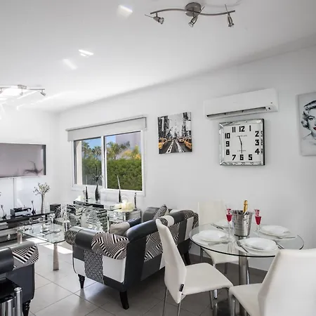 Tatil Evi Moderne 4 Schlafzimmer Im Zentrum Von Protaras