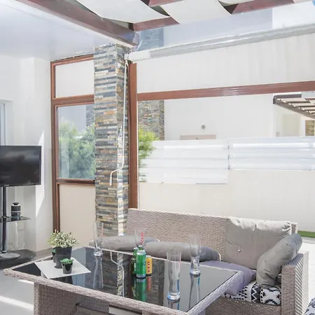 Casa de Férias Moderne 4 Schlafzimmer Im Zentrum Von Protaras